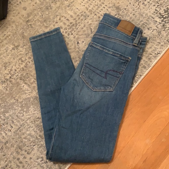American Eagle Light Wash Cropped Jegging - Picture 3 of 5